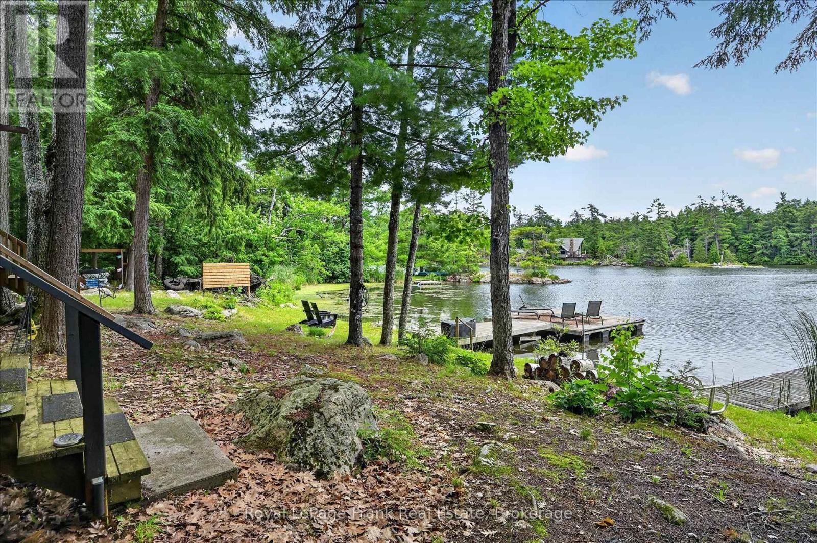 442 ISLAND 7 STONEY LAKE - 27