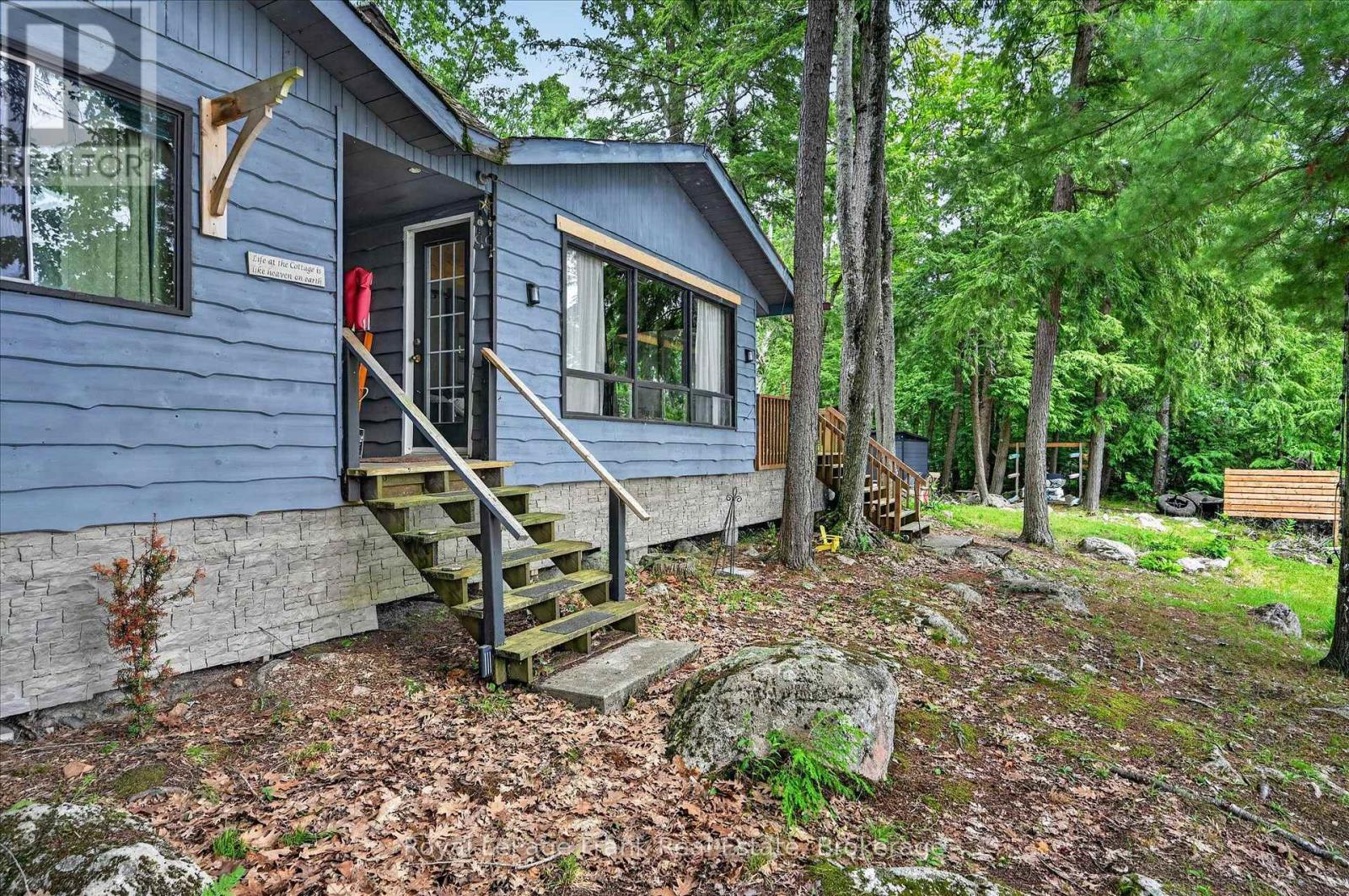 442 ISLAND 7 STONEY LAKE - 28