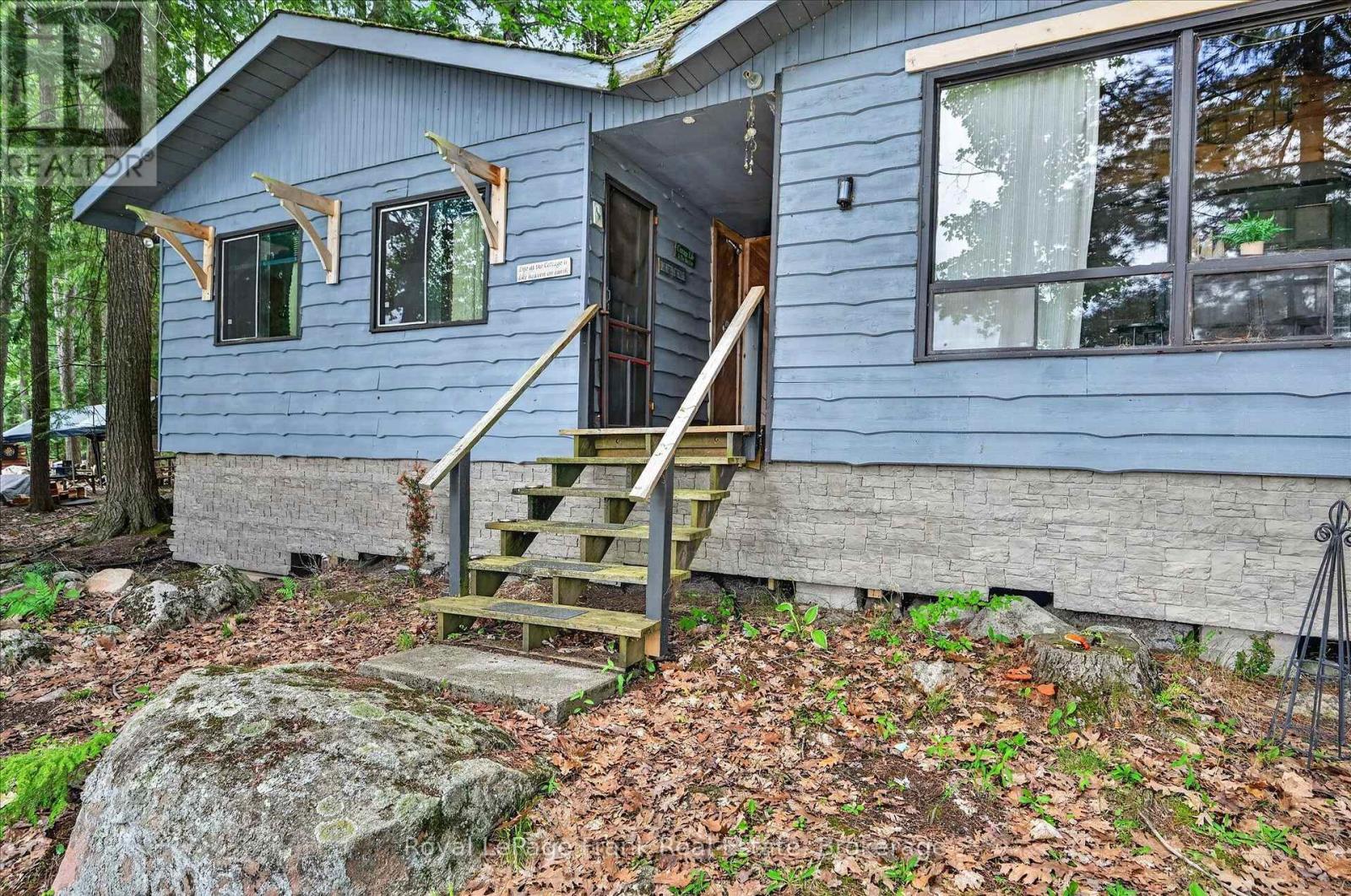 442 ISLAND 7 STONEY LAKE - 29