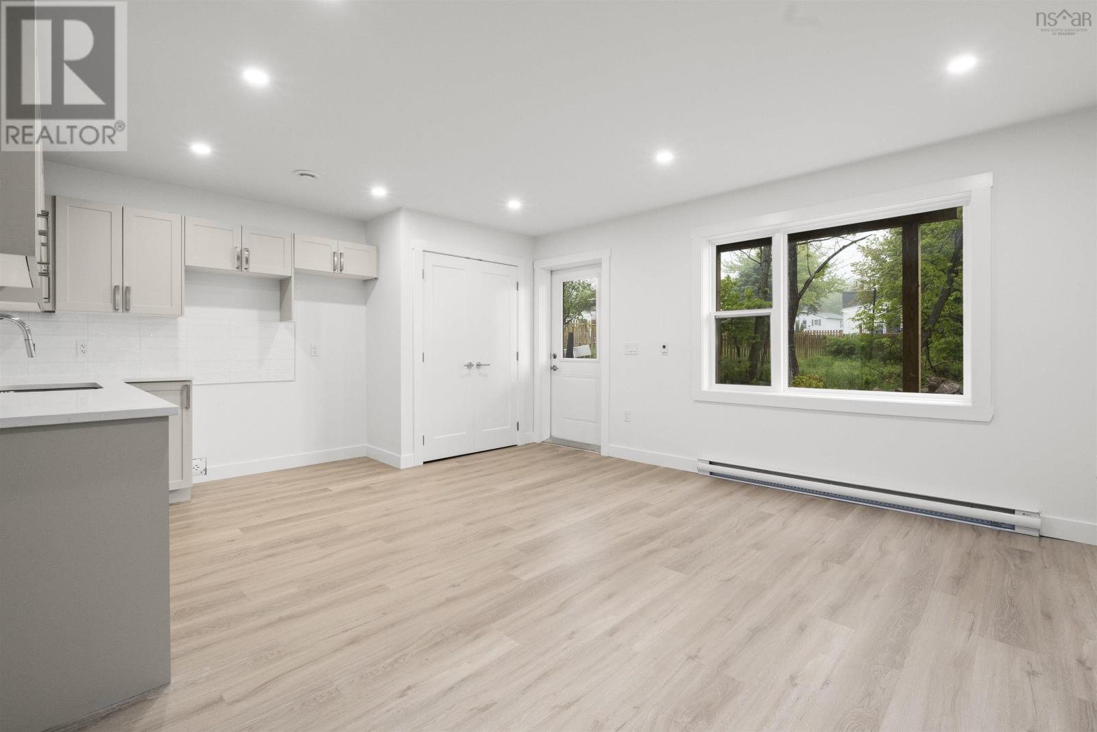 42 Warner Drive - 24
