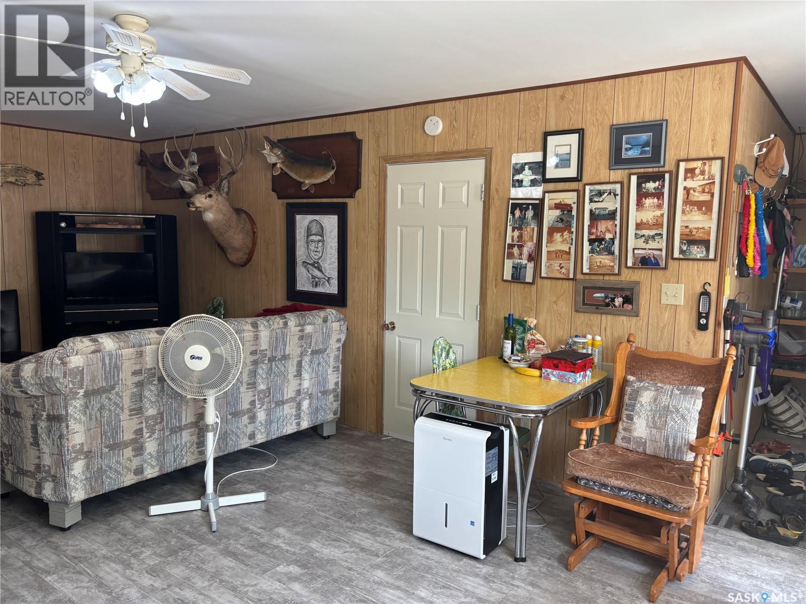 Wallman Cabin (Otter Cres) - 8
