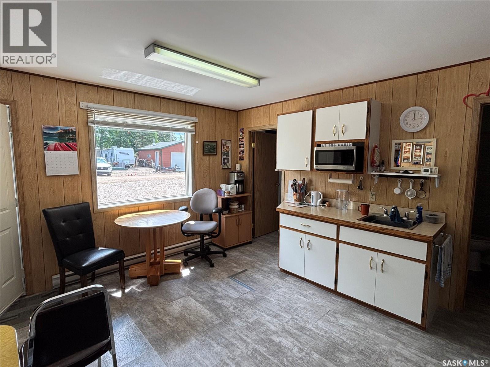 Wallman Cabin (Otter Cres) - 7