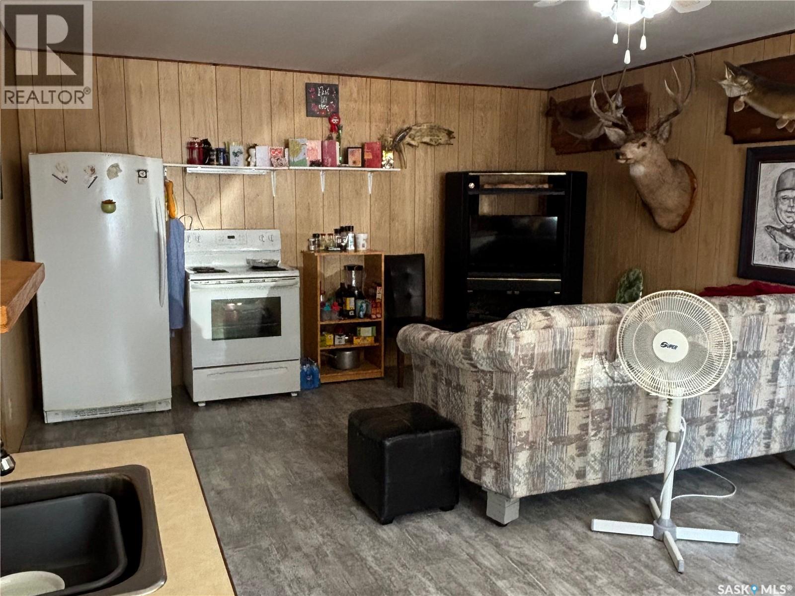 Wallman Cabin (Otter Cres) - 11