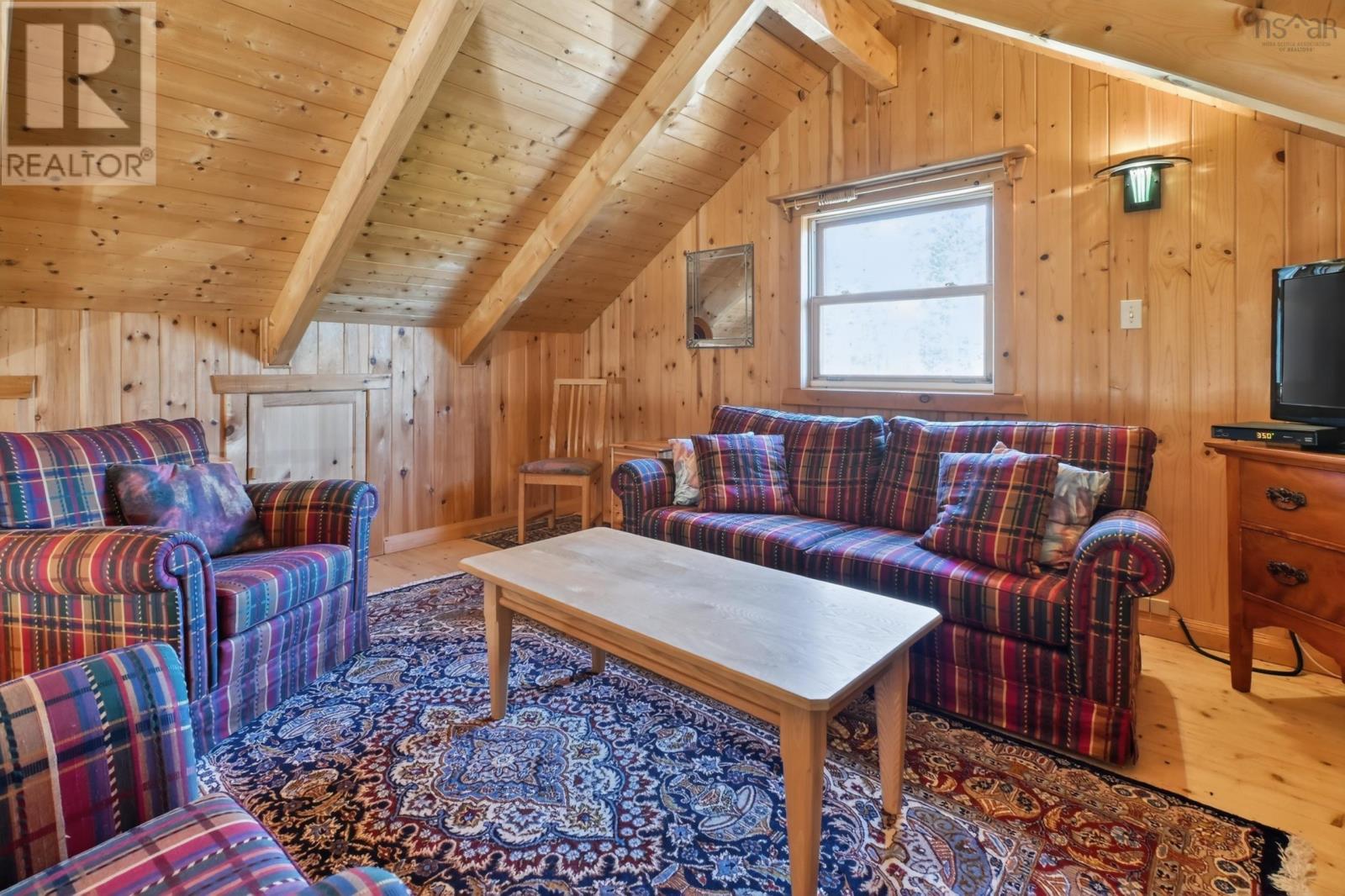 199 Spruce Point Road - 14