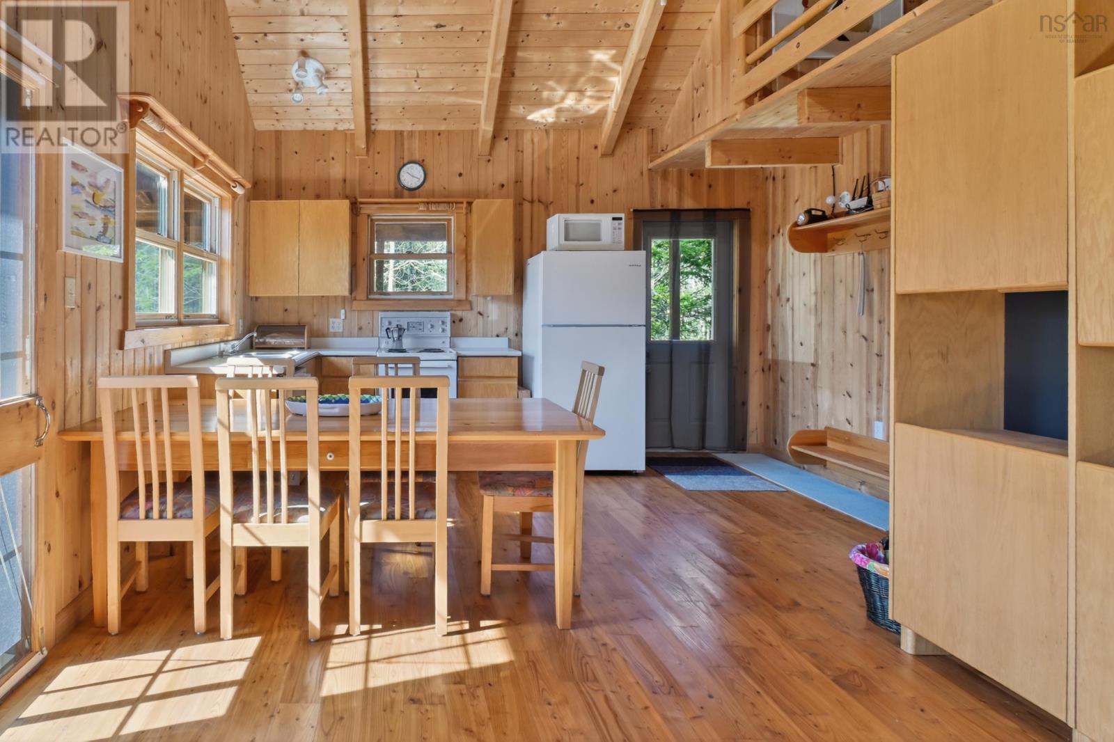 199 Spruce Point Road - 4