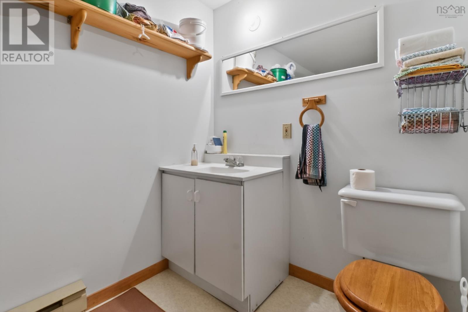 199 Spruce Point Road - 31