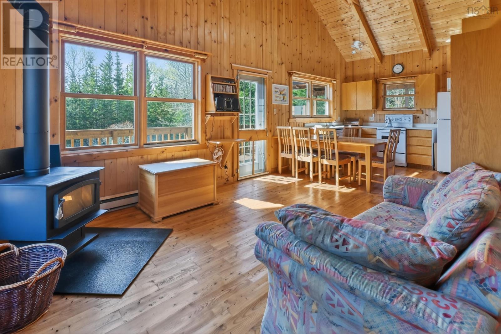 199 Spruce Point Road - 7