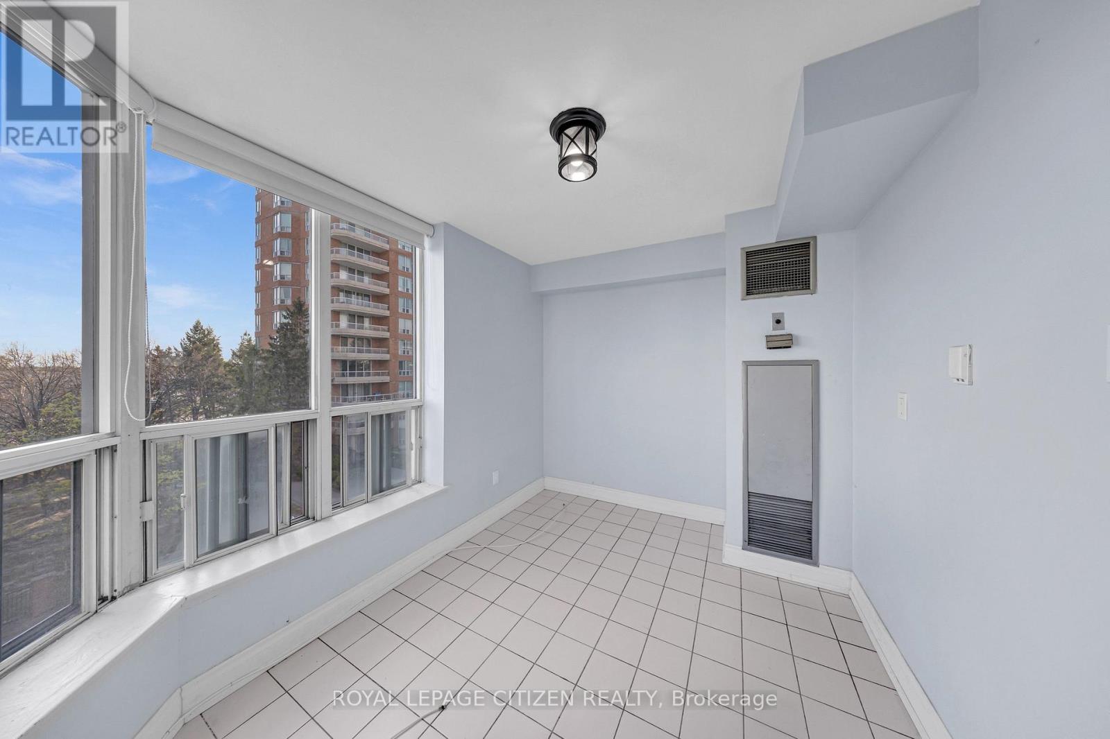 #509 410 MCLEVIN AVENUE - 17