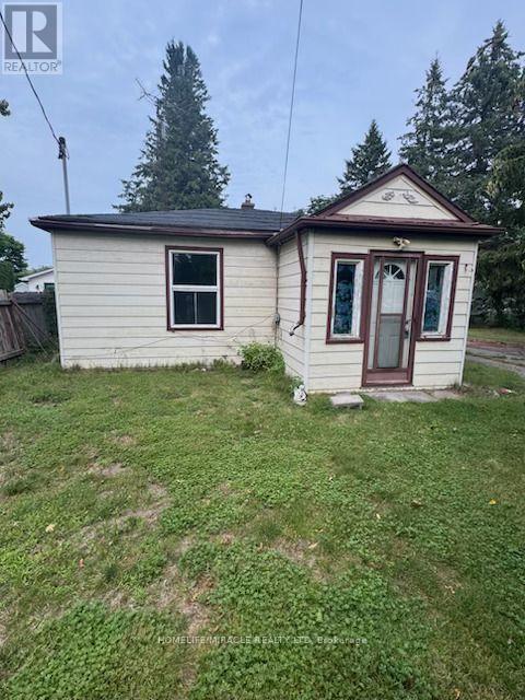 869 TOWNLINE ROAD N - 1