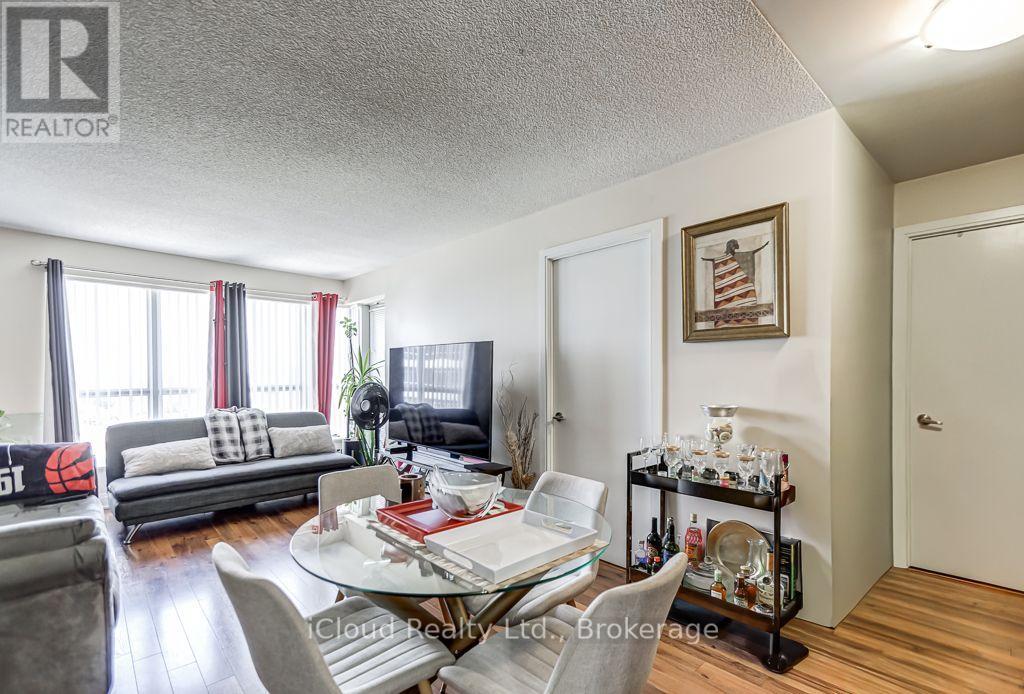 #1712 125 VILLAGE GREEN SQUARE - Image 6