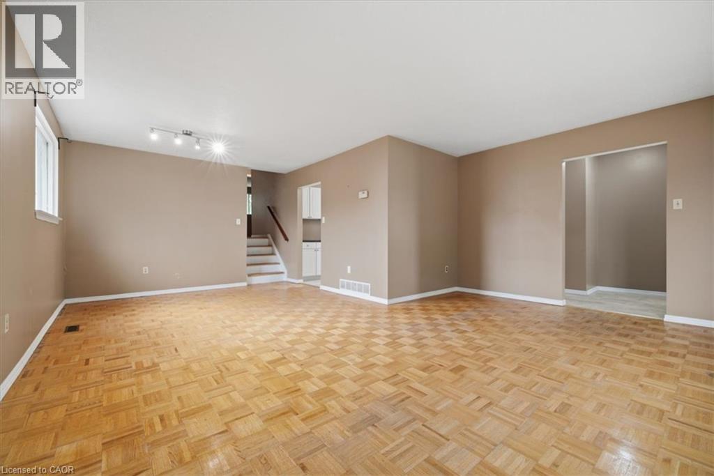 1262 ALDRIDGE Crescent - Image 8