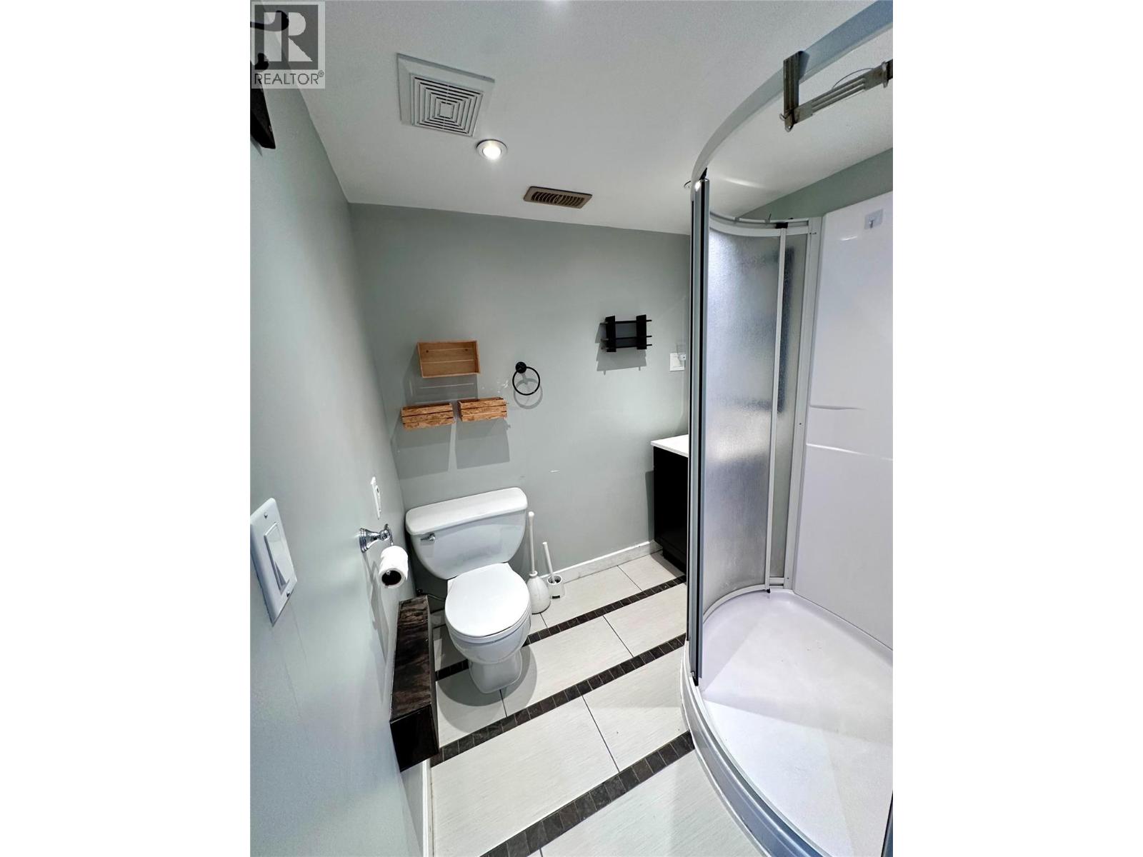 411 7TH Avenue - 26