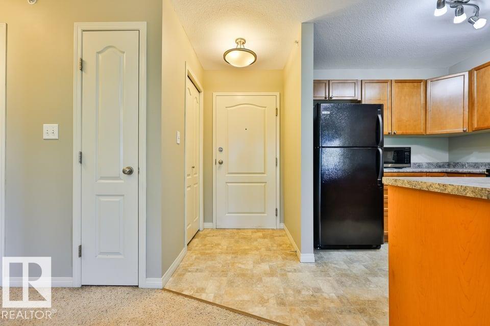 #406 4903 47 AV - 3