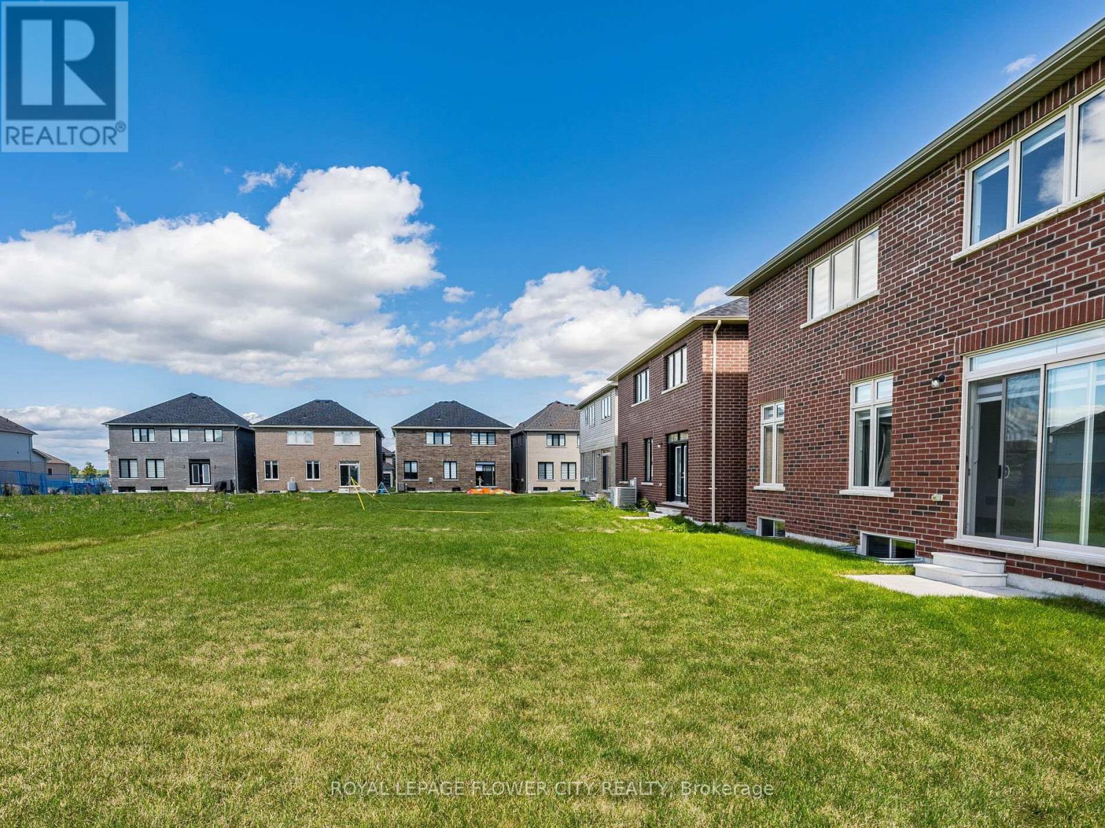 26 HUMMINGBIRD GROVE - 50