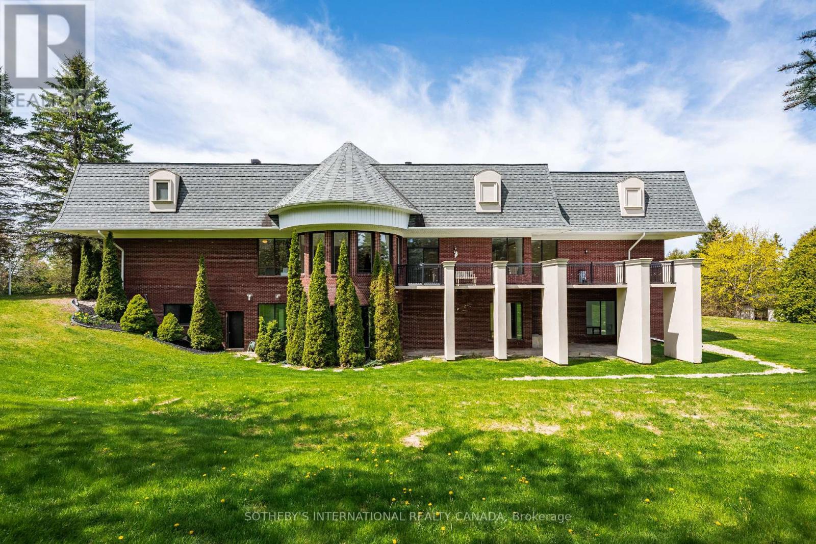 48 SCOTT CRESCENT - 10