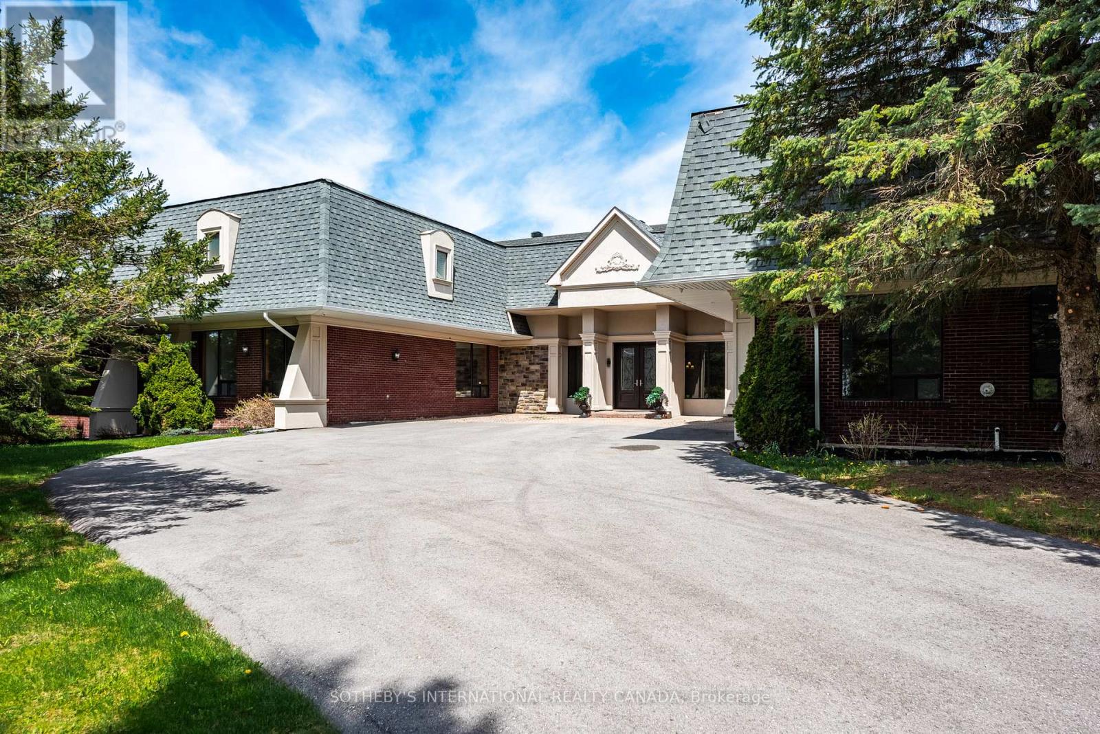 48 SCOTT CRESCENT - 11