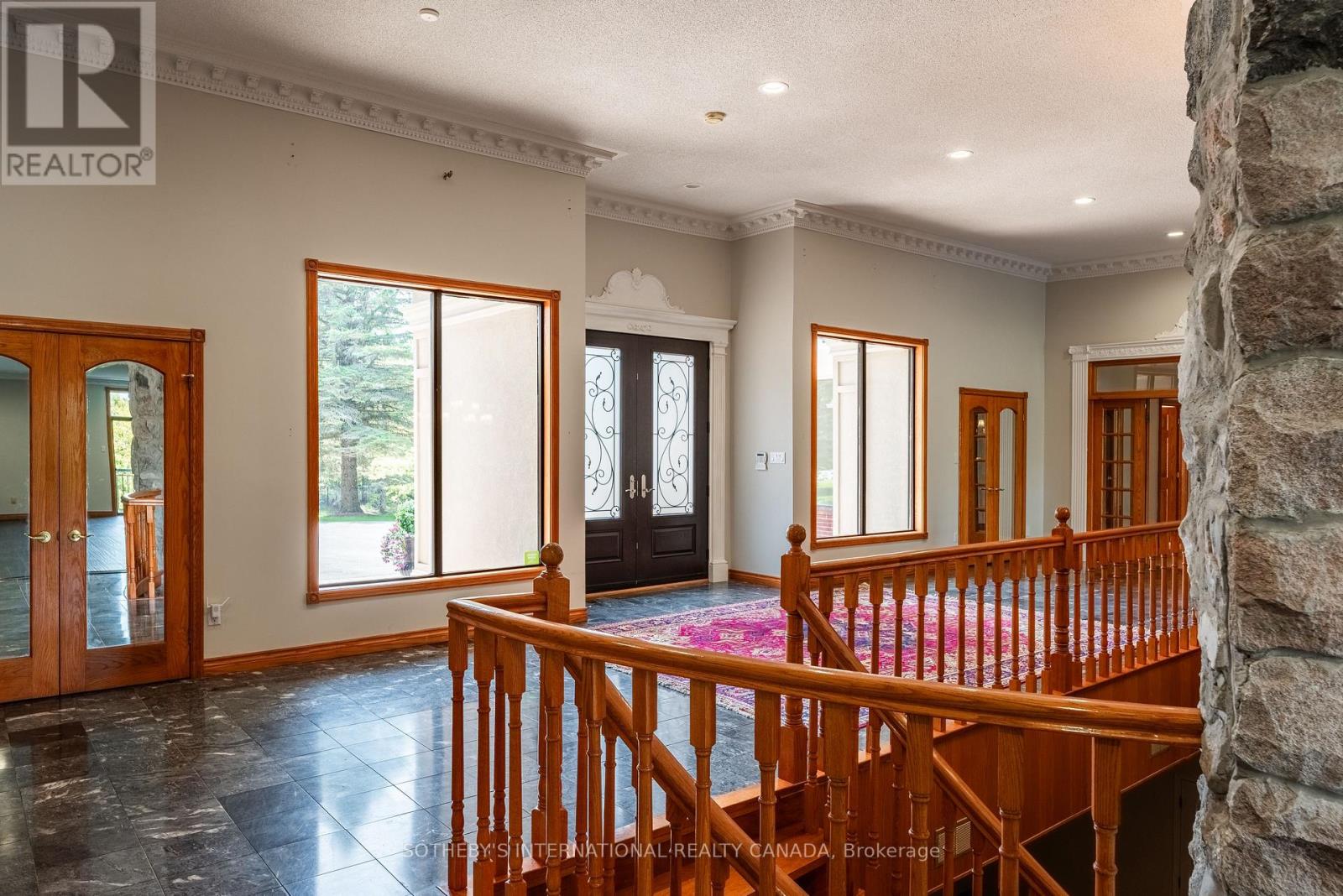 48 SCOTT CRESCENT - 16