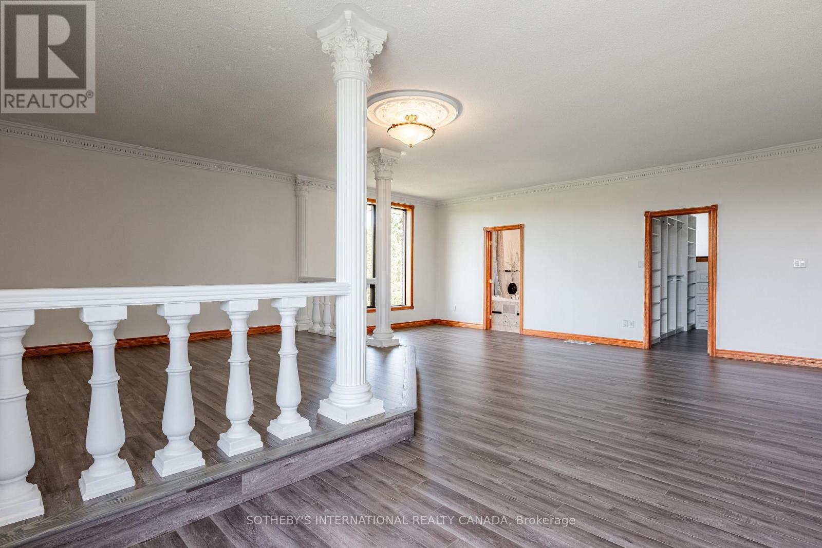 48 SCOTT CRESCENT - 27