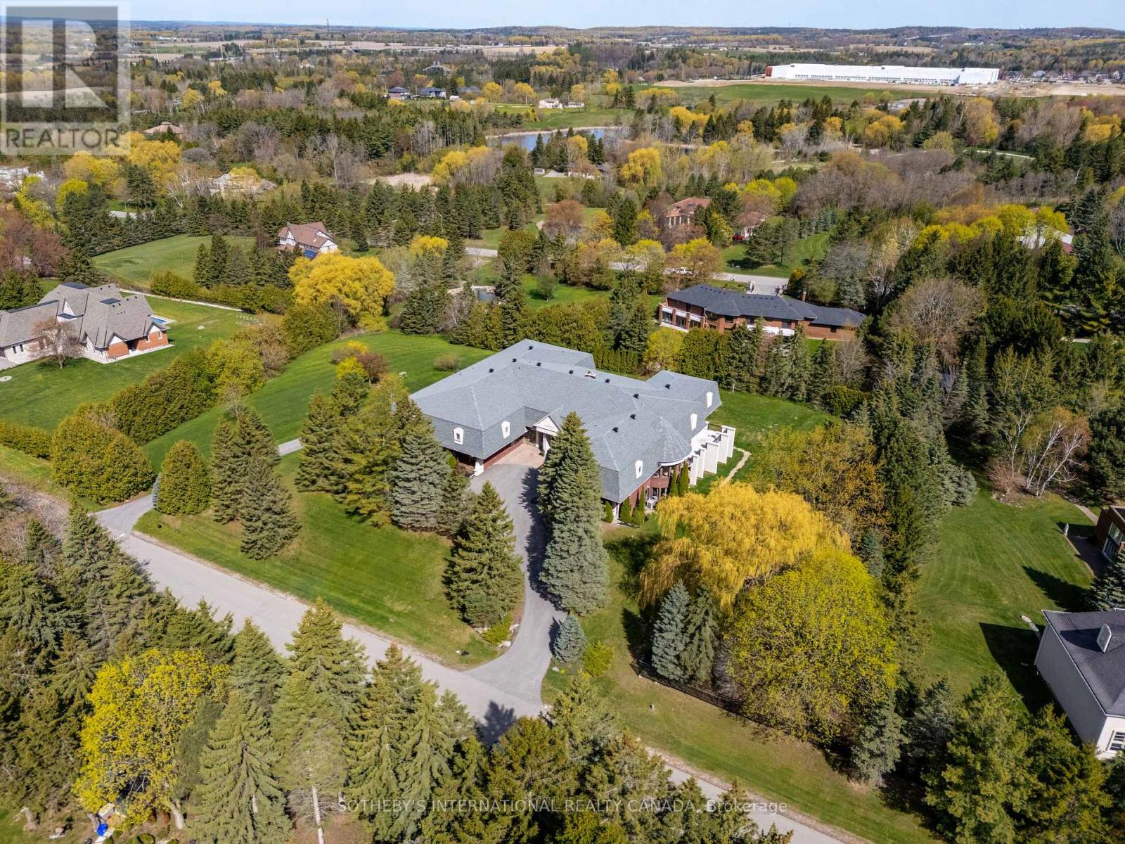 48 SCOTT CRESCENT - 3