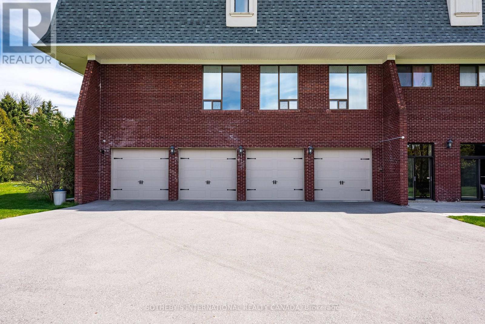 48 SCOTT CRESCENT - 6