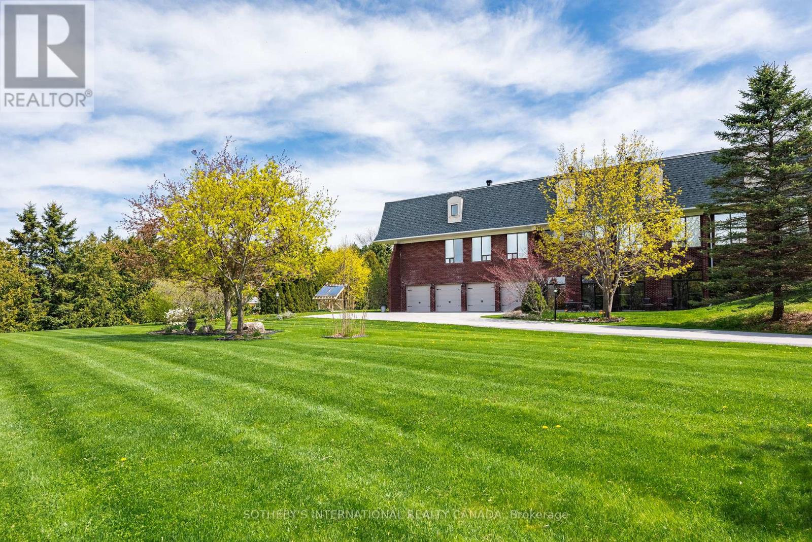 48 SCOTT CRESCENT - 8