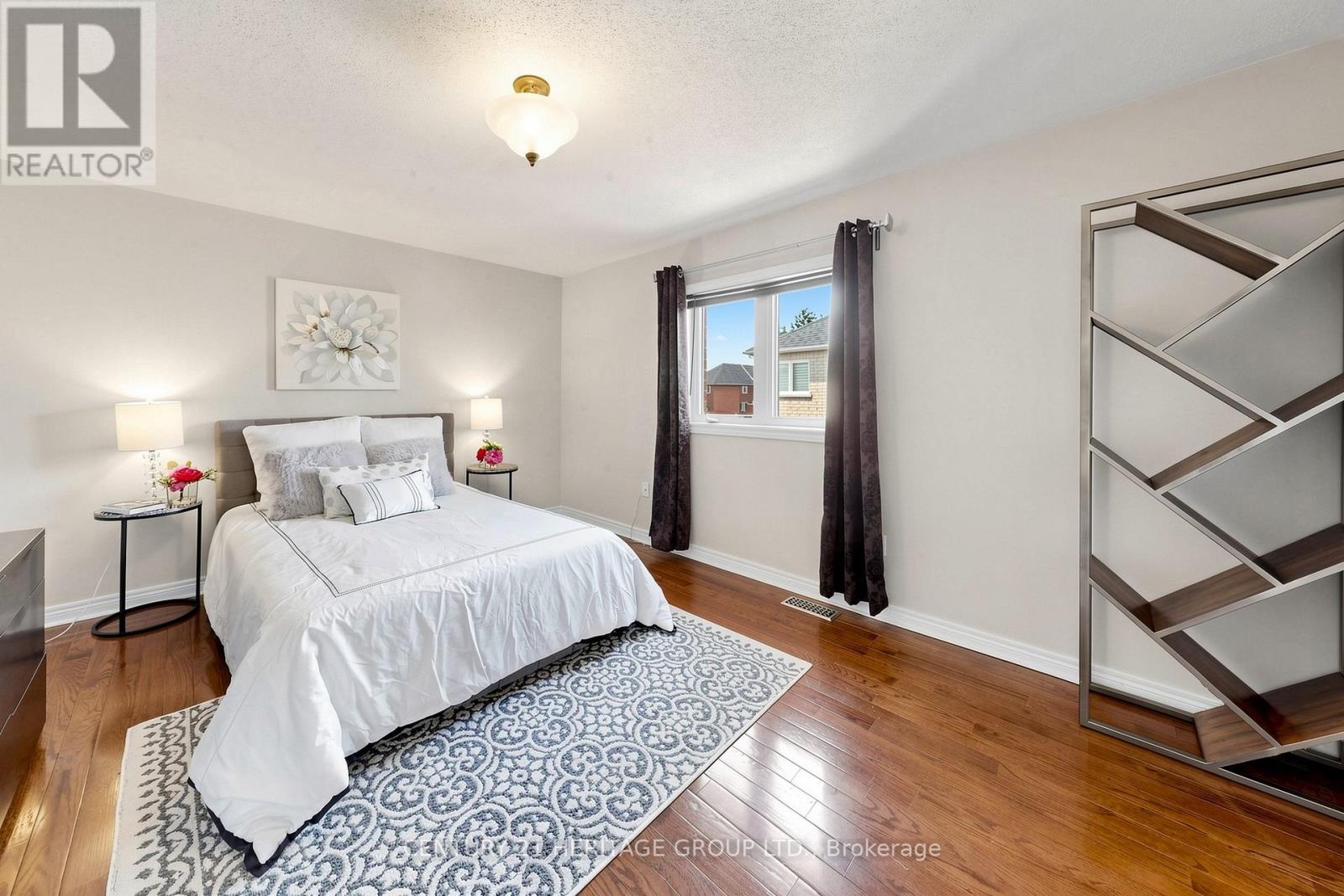 4 MUMBERSON COURT - 34