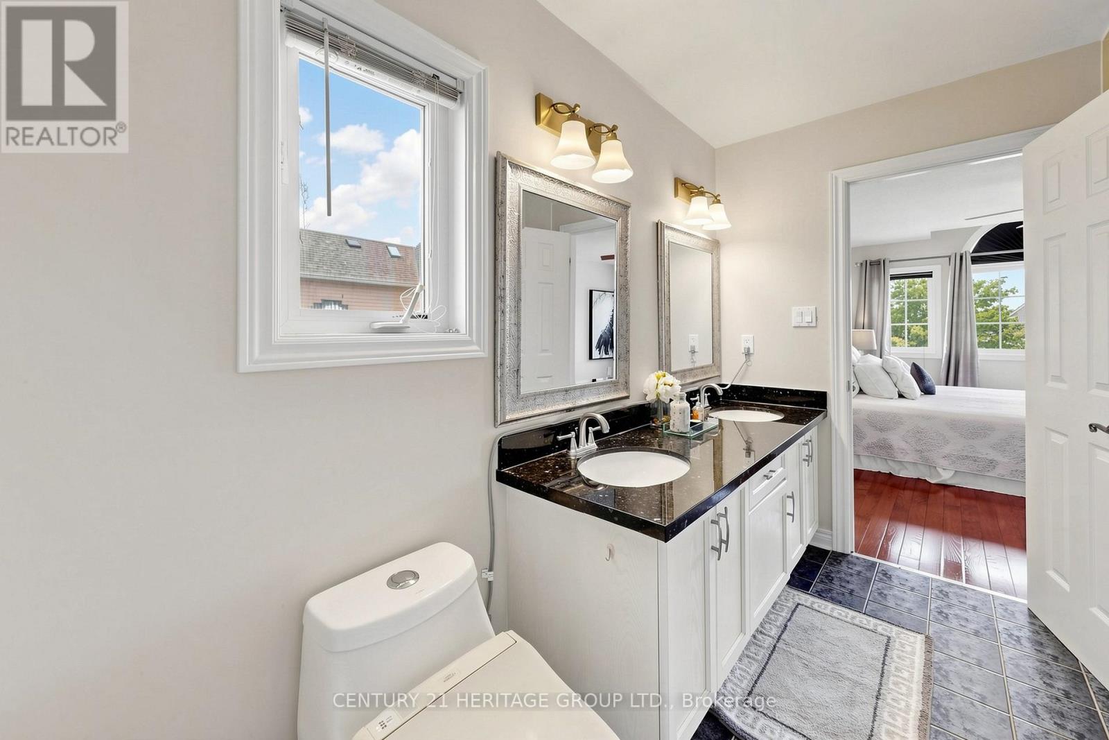 4 MUMBERSON COURT - 35