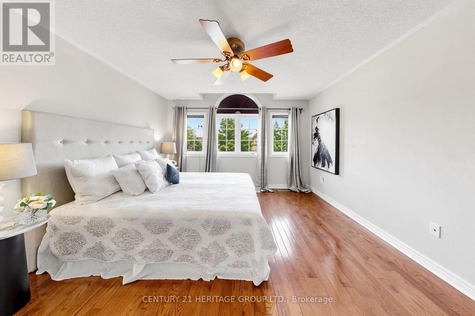 4 MUMBERSON COURT - 36