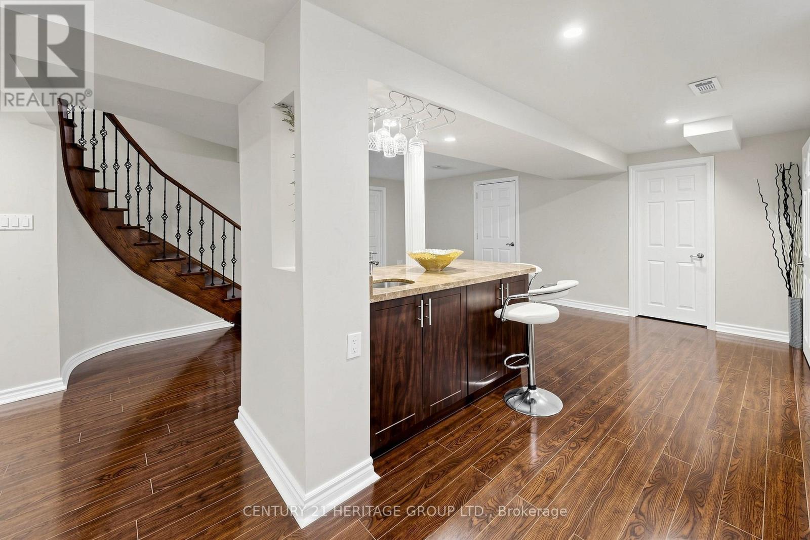 4 MUMBERSON COURT - 37