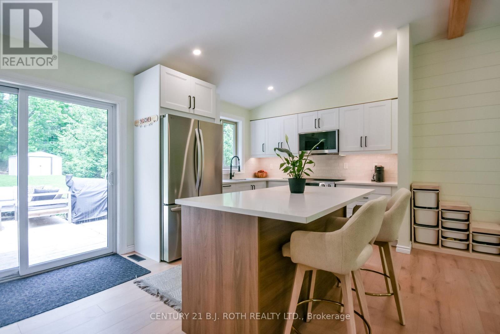 29 ALGONQUIN TRAIL - Image 11