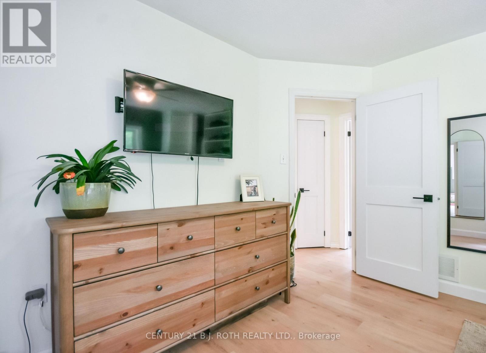 29 ALGONQUIN TRAIL - Image 24