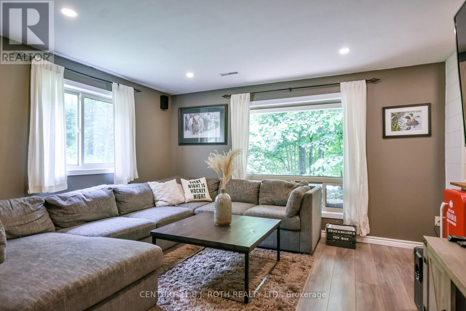 29 ALGONQUIN TRAIL - Image 28