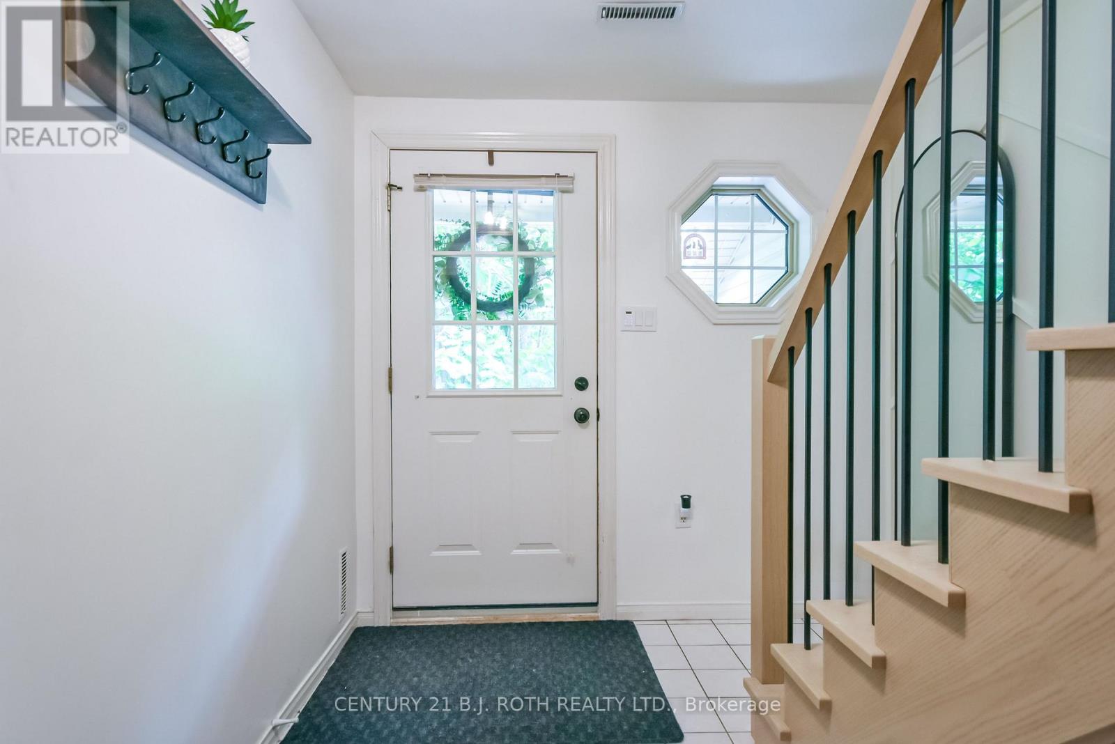 29 ALGONQUIN TRAIL - Image 4