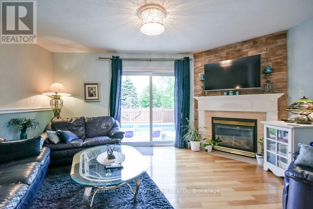30 MCAVOY DRIVE - 17