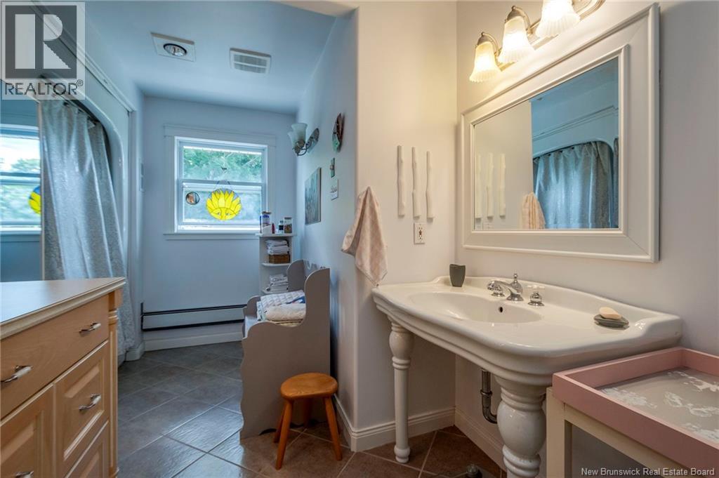 19 Seely Street - 36