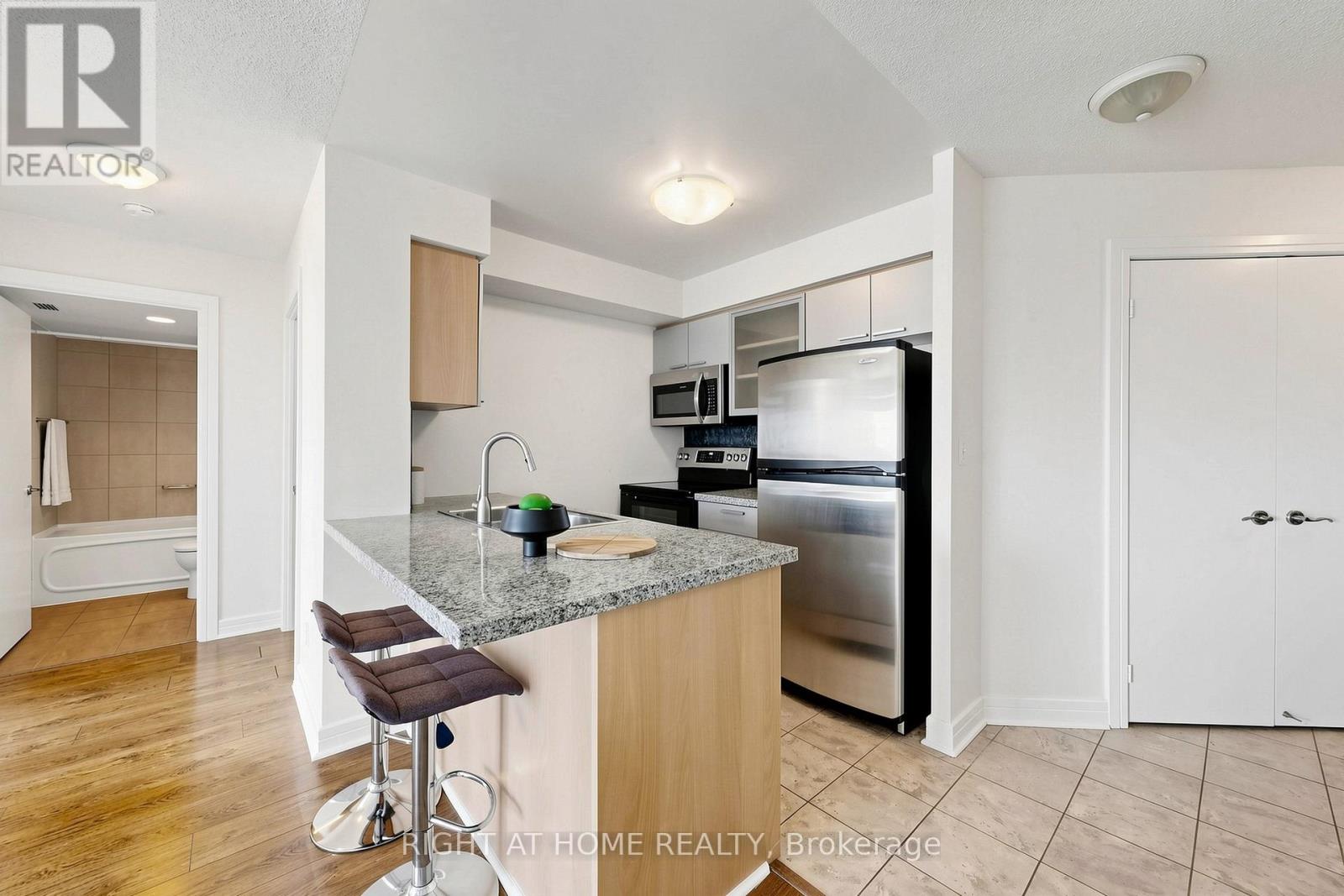 #2308 18 HARRISON GARDEN BOULEVARD - 11