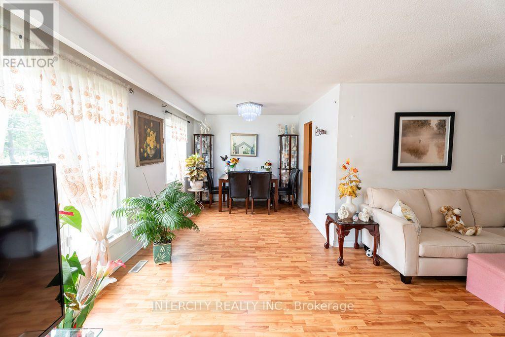 100 DIXON ROAD - 16