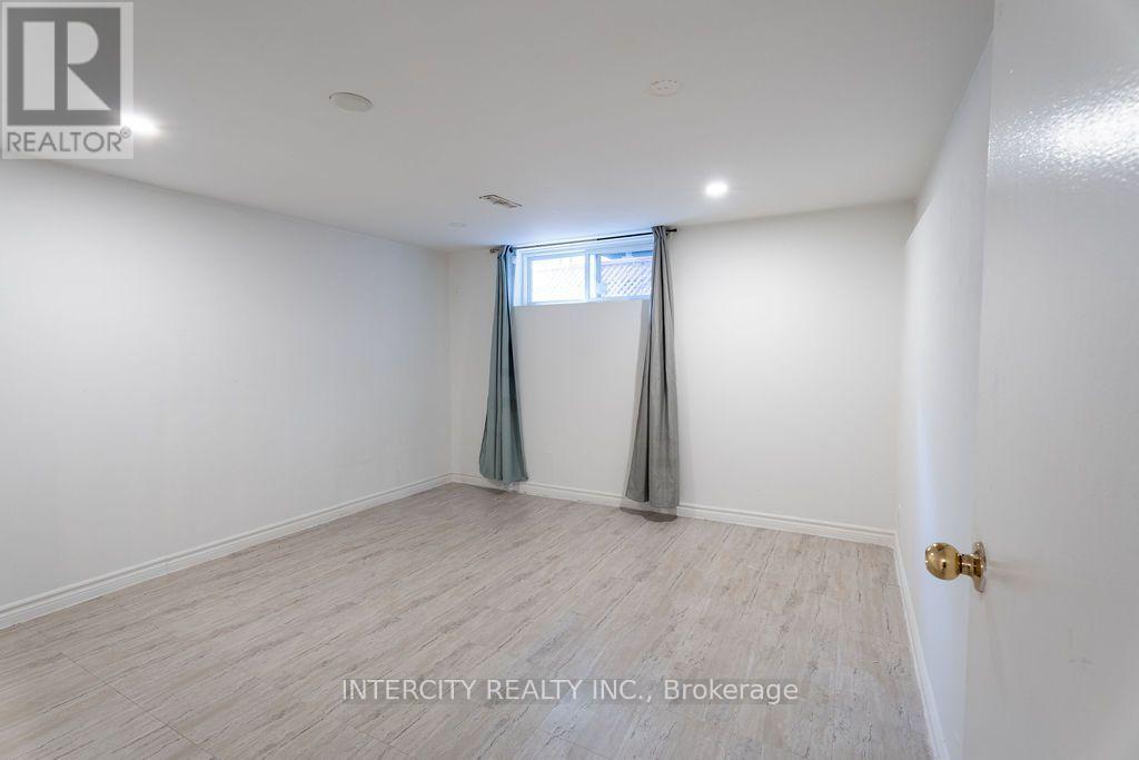 100 DIXON ROAD - 21