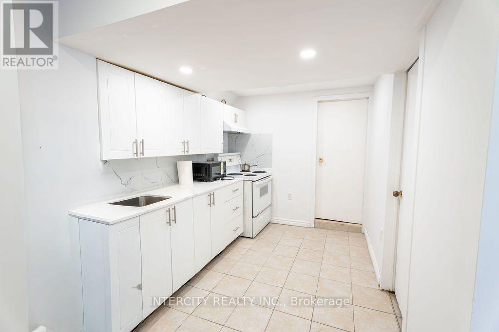 100 DIXON ROAD - 24