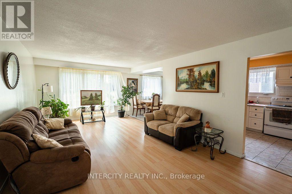 100 DIXON ROAD - 6