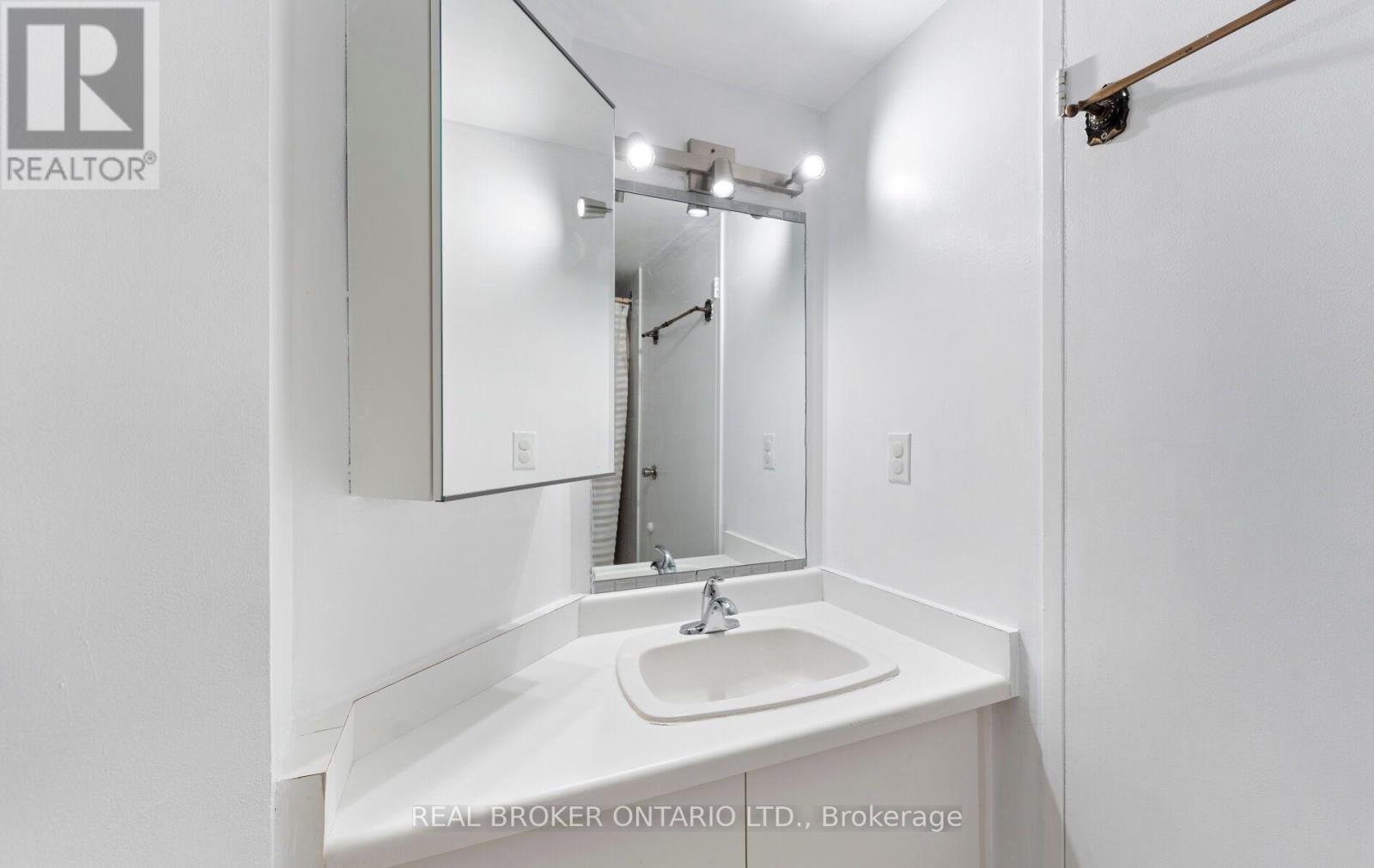 #1809 3077 WESTON ROAD - 21