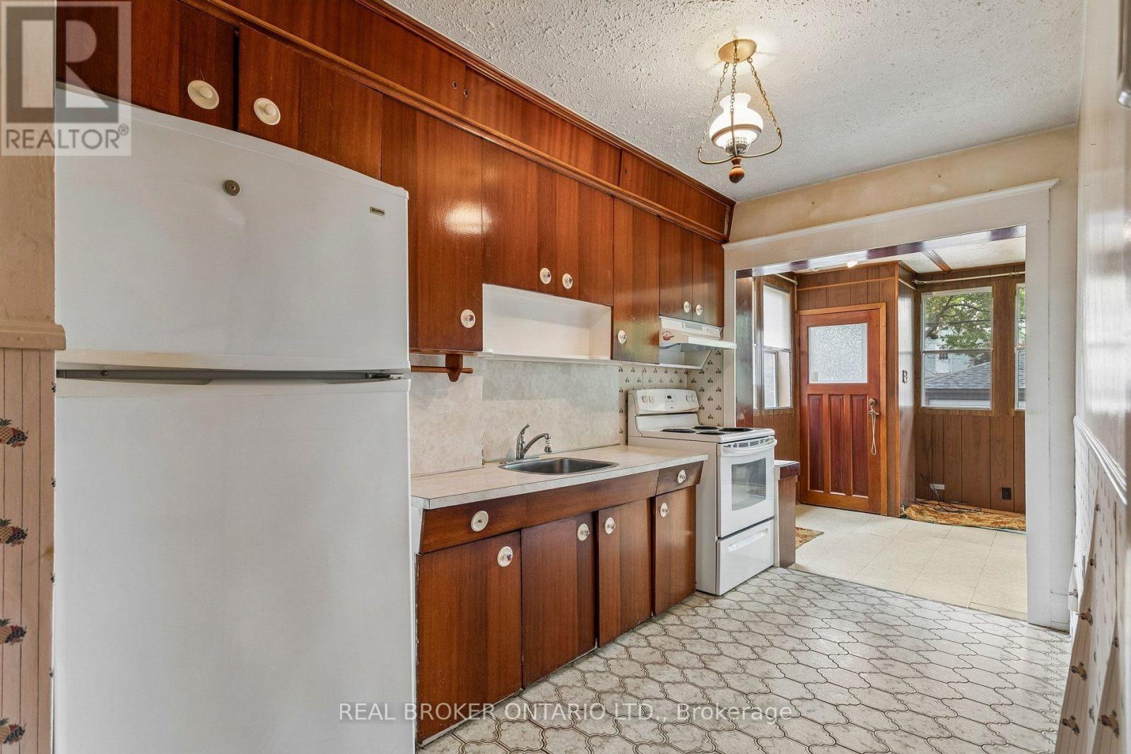 401 WILLARD AVENUE - 16