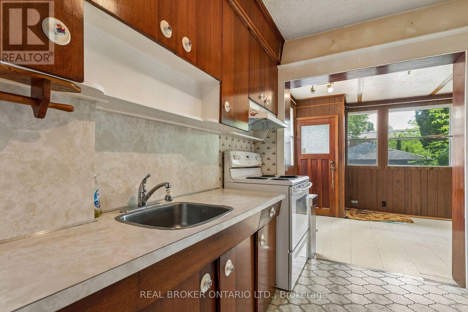 401 WILLARD AVENUE - 17