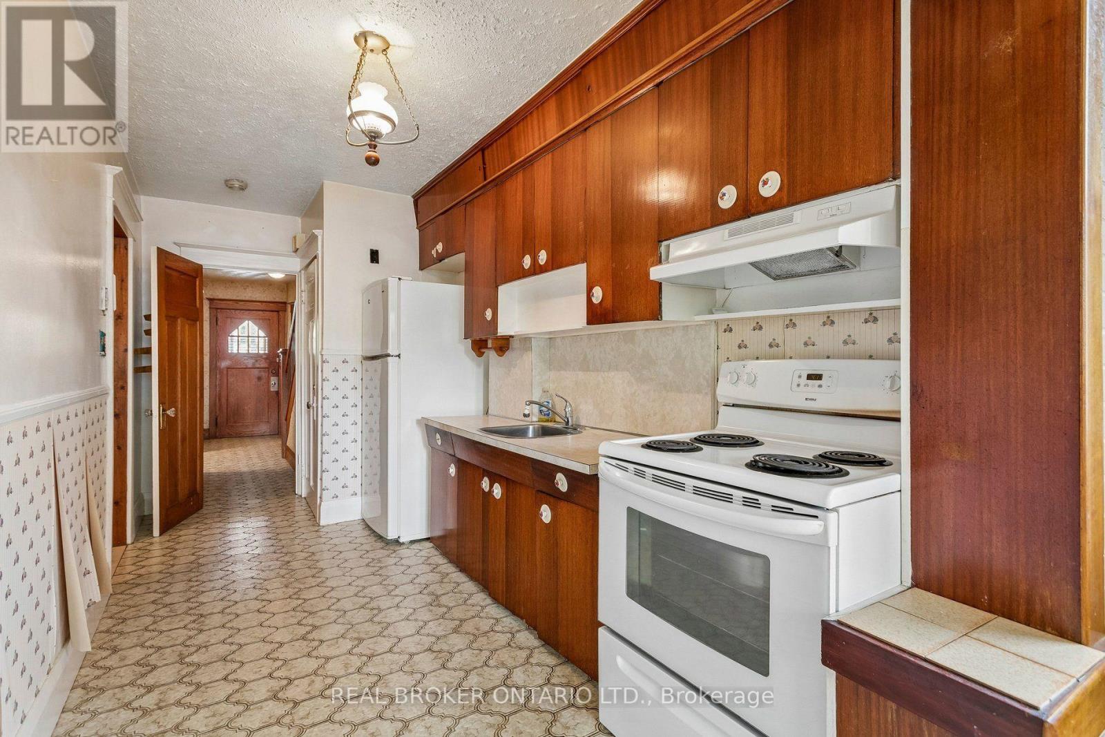 401 WILLARD AVENUE - 18
