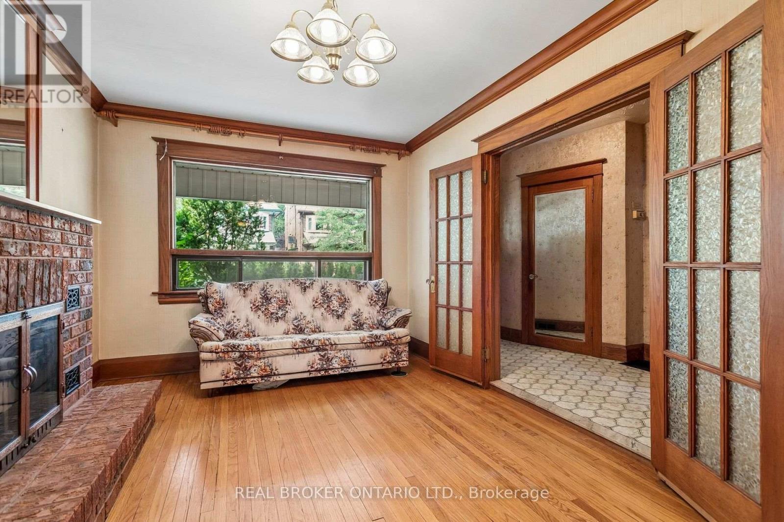401 WILLARD AVENUE - 8