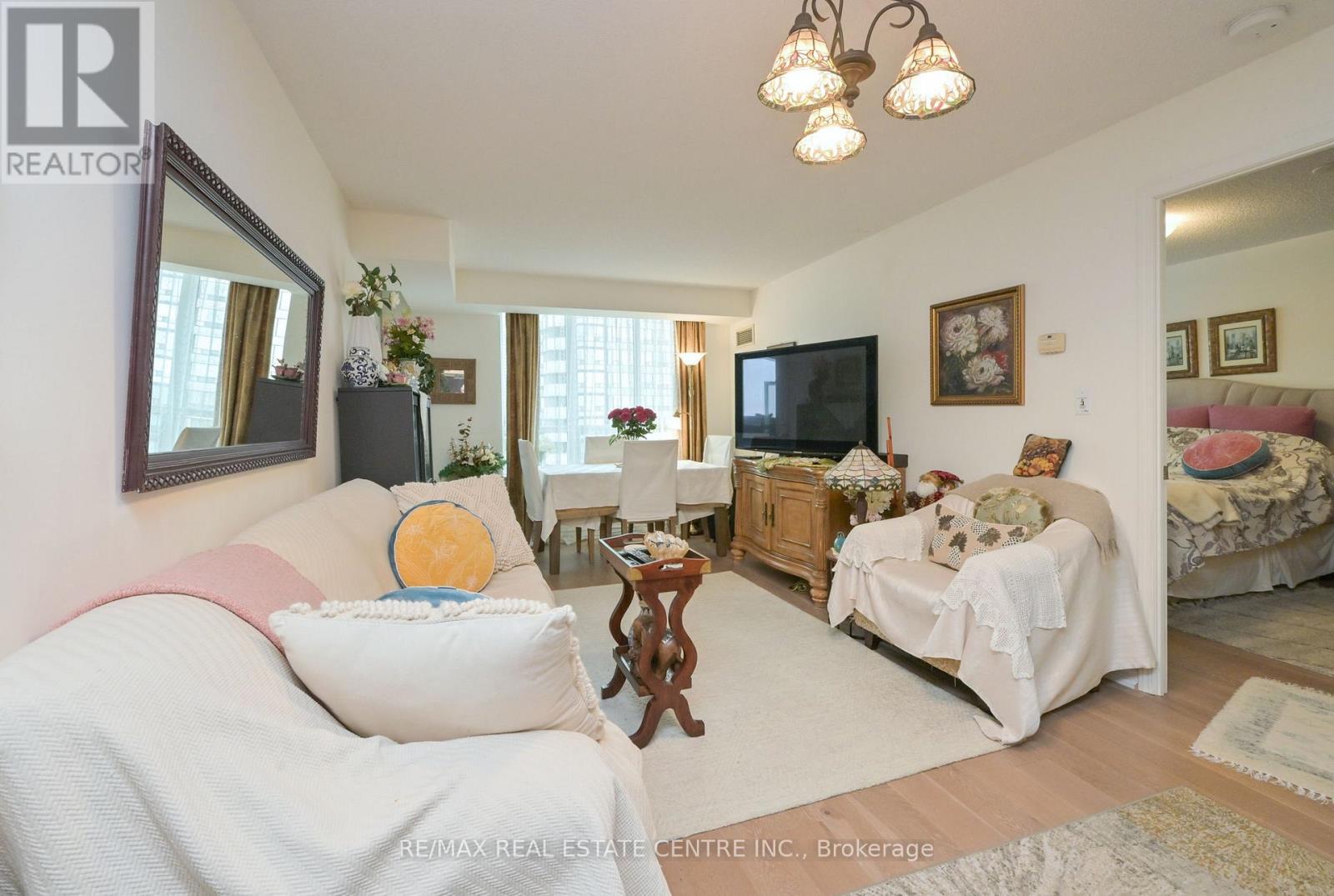 #1108 335 RATHBURN ROAD W - 6
