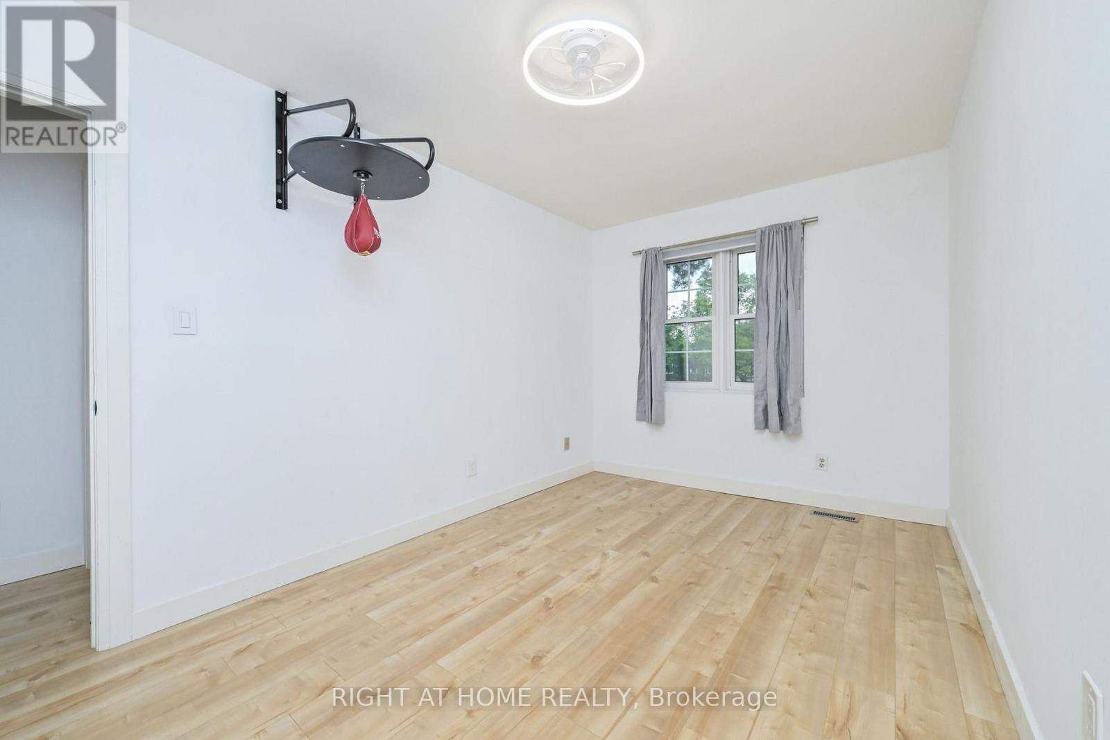 #32 2120 RATHBURN ROAD E - 19