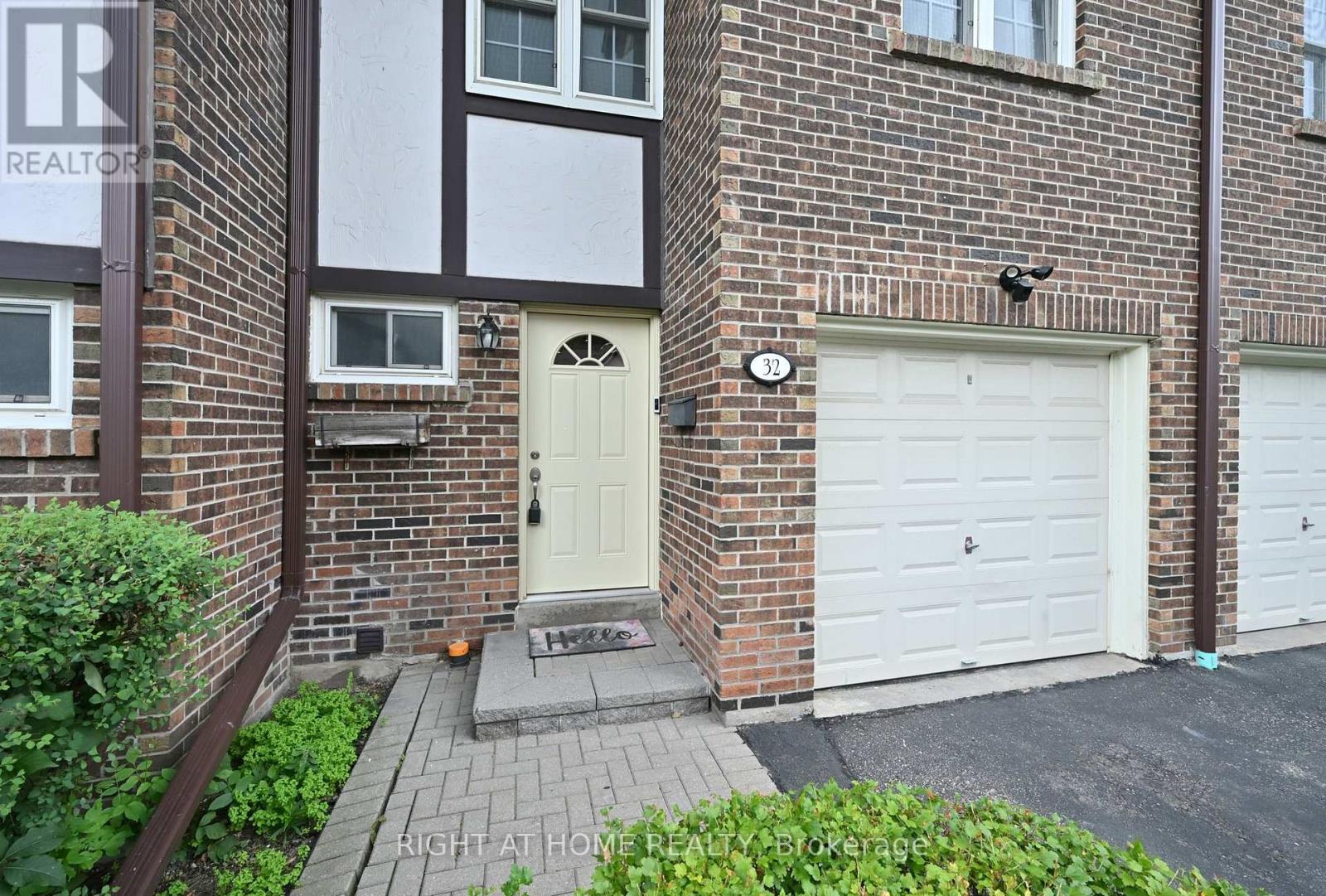 #32 2120 RATHBURN ROAD E - 2