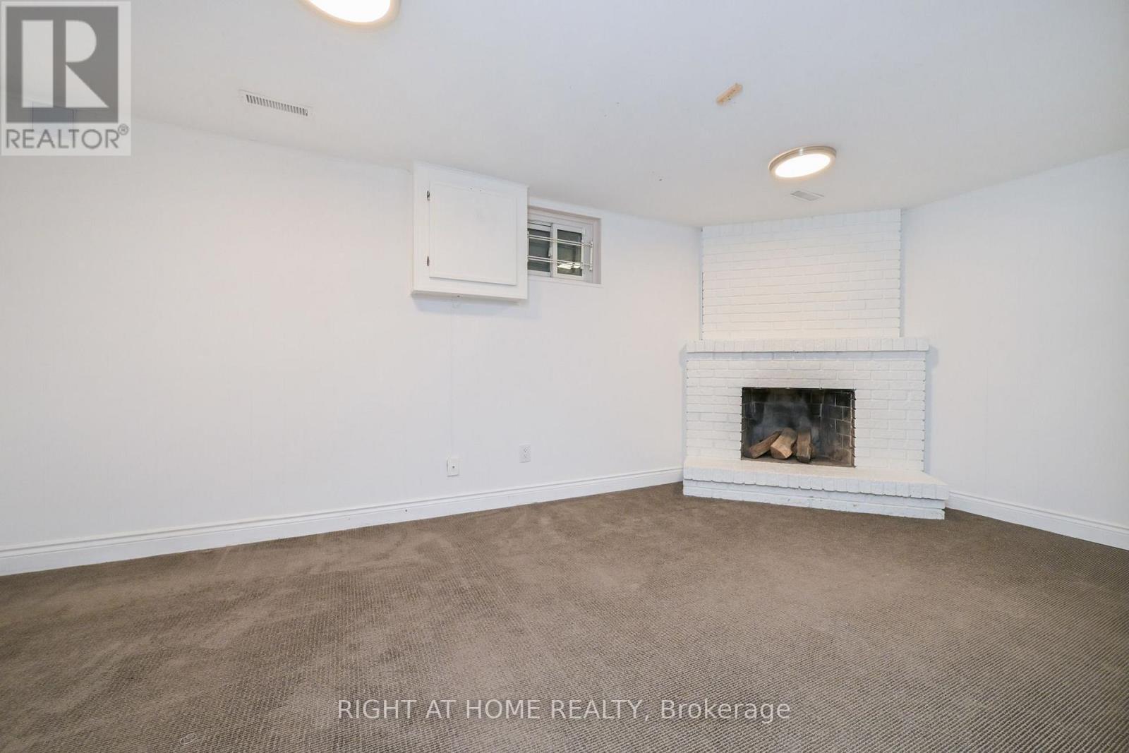 #32 2120 RATHBURN ROAD E - 24