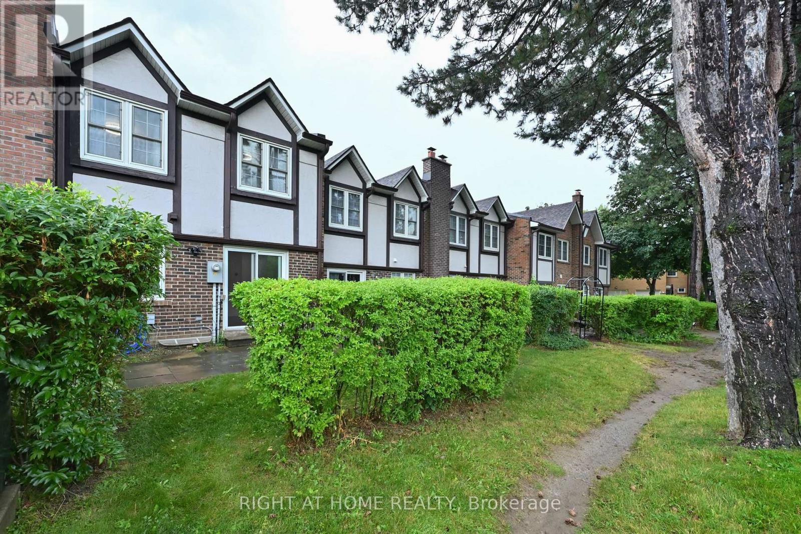#32 2120 RATHBURN ROAD E - 31